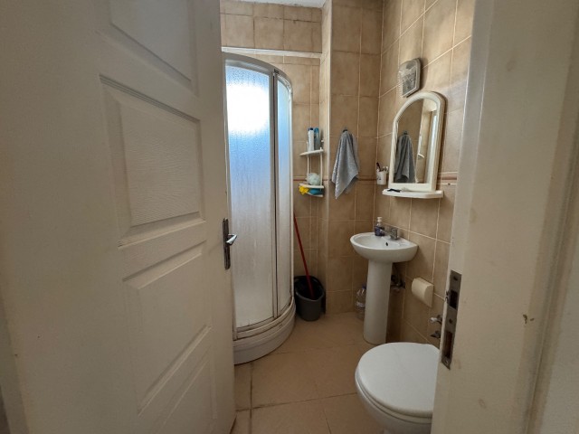 FIRSAT!!! Girne Merkezde Eşyalı Satılık 2+1 Daire(Kiracısı içinde) - Fotoğraf 2