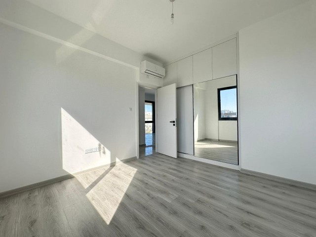 Kıbrıs Girne Alsancak Bölgesinde Havuzlu Site İçerisinde Dağ ve Deniz Manzaralı Bahçe ve Teras Seçenekleri İle Satılık 1+1 Lüks Daireler ..üstelik Uygun Ödeme Planlarıyla.. - Fotoğraf 3