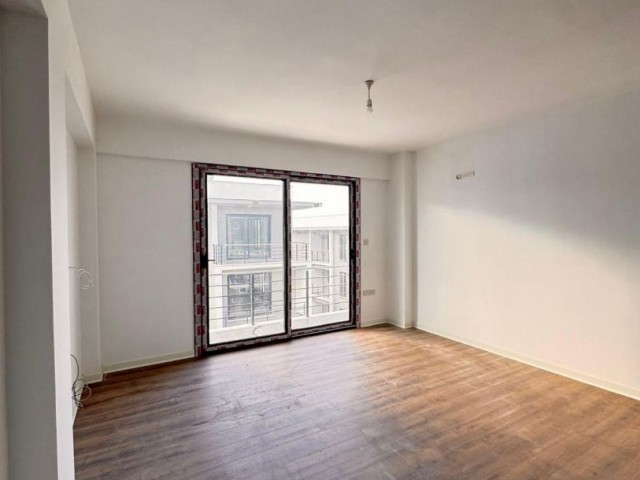 GİRNE ALSANCAK BÖLGESİNDE HAVUZLU SİTE İÇERİSİNDE  TAŞINMAYA HAZIR SATILIK 1+1 DAİRE