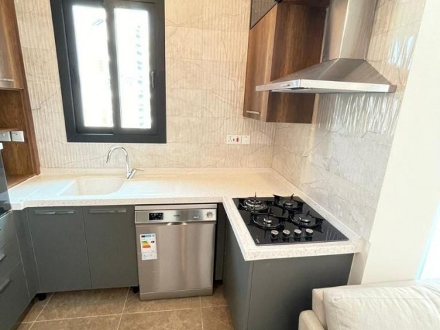 Girne Merkez'de Havuzlu Site İçerisinde Satılık Full Eşyalı 2+1 Daire - Fotoğraf 3