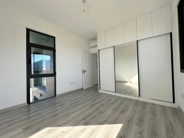 KIBRIS GİRNE ALSANCAK BÖLGESİNDE HAVUZLU SİTE İÇERİSİNDE DAĞ VE DENİZ MANZARALI BAHÇE  VE TERAS SEÇENEKLERİ İLE SATILIK 2+1 LÜKS DAİRELER ..ÜSTELİK UYGUN ÖDEME PLANLARIYLA..