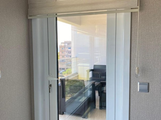 GİRNE MERKEZDE KAPANMAZ DENİZ MANZARALI,FULL EŞYALI  TÜRK MALI, KOÇANLARI DEVİRE HAZIR SATILIK 3+1 DAİRELER  !   TEK YETKİLİ !
