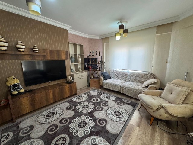 Girne Merkezde Satılık 3+1 Daire !!! - Fotoğraf 3