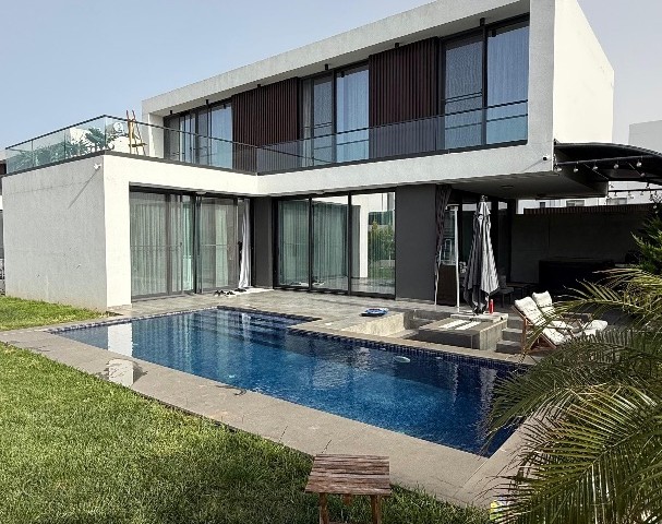 Gazimağusa Tuzla'da Özel Havuzlu ve Eşyalı 3+1 Villa - Fotoğraf 2