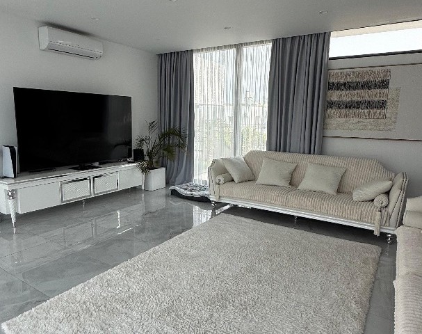 Gazimağusa Tuzla'da Özel Havuzlu ve Eşyalı 3+1 Villa - Fotoğraf 3