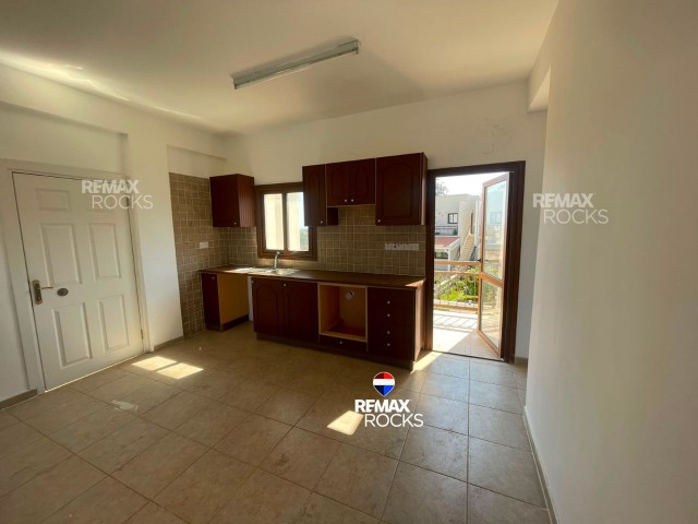 Satılık 2+1 Daire | Havuzlu Site | Geniş Teras - Fotoğraf 3