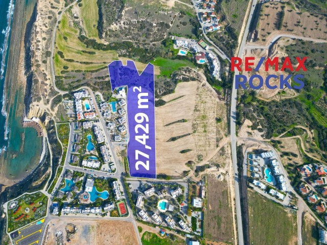 Girne Bahçeli'de Muhteşem Dağ ve Deniz Manzaralı Arsa Satılık!