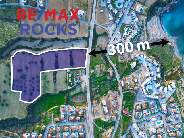 SATILIK YATIRIMLIK ARAZİ – KÜÇÜK ERENKÖY / KKTC  🔹 DAĞ VE DENİZ MANZARALI | ANAYOL CEPHELİ | DENİZE 300 METRE