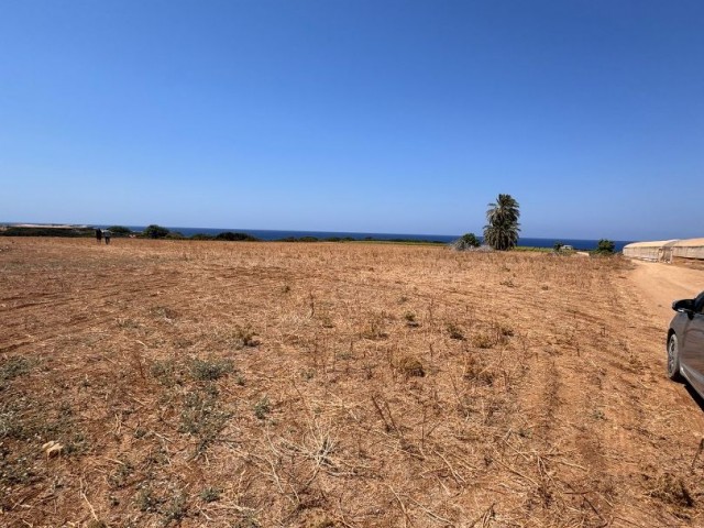 Tatlısı Kıbrıs - Denize Yürüme Mesafesinde, Önü Kapanmaz Deniz Manzaralı 10.5 Dönüm Arazi