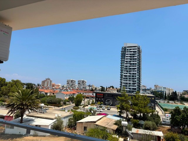 Gazimağusa'da Şehir Manzaralı, Ful Eşyalı 2+1 Daire - Hemen Taşınmaya Hazır! - Fotoğraf 2