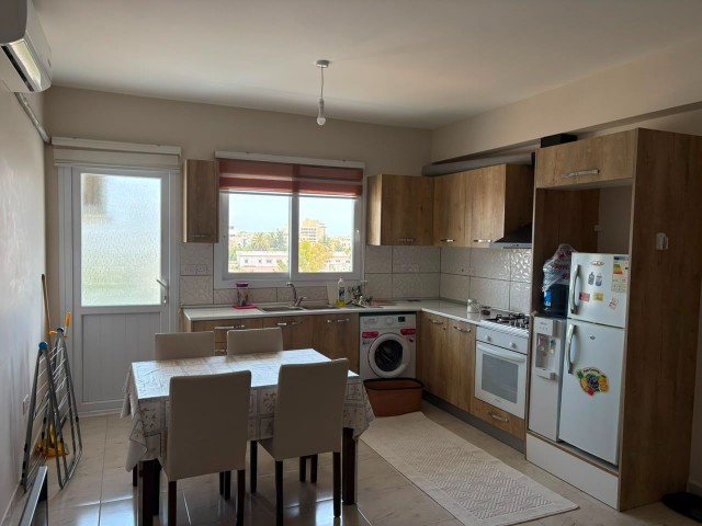 Gazimağusa'da Şehir Manzaralı, Ful Eşyalı 2+1 Daire - Hemen Taşınmaya Hazır! - Fotoğraf 3