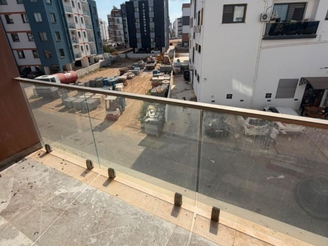 Gazimağusa'da CityMall'ın Yanında Eşyalı 2+1 Daire - Fotoğraf 3