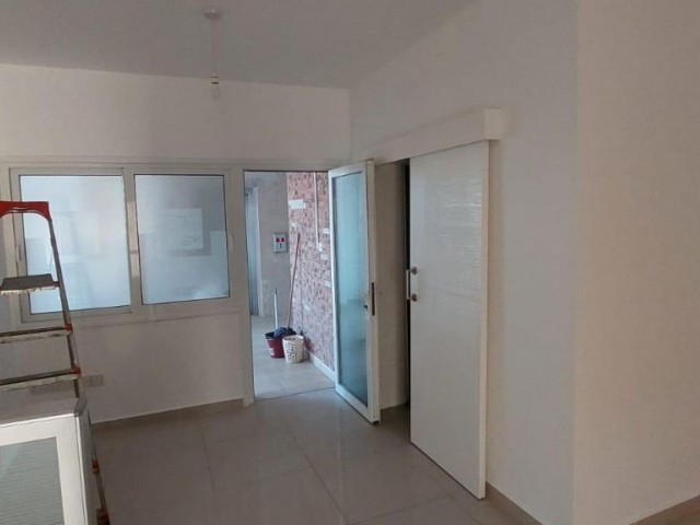 DAİRE TAKASINA AÇIK !!GAZİMAĞUSA THEMİS CENTER SATILIK  OFİS