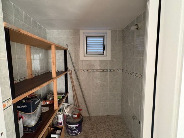 GAZİMAĞUSA LARNAKA YOLU SATILIK EŞYASIZ 3+1 DAİRE