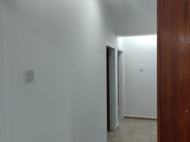 TÜRK KOÇANLI!! GAZİMAĞUSA BAYKAL SATILIK EŞYALI 3+1 DAİRE