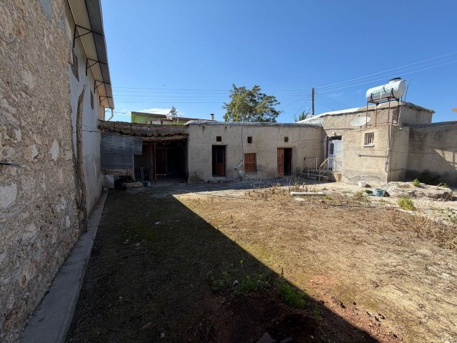 GAZİMAĞUSA SERDARLI SATILIK ARSA NİTELİĞİNDE EŞYASIZ 2+1 MÜSTAKİL EV