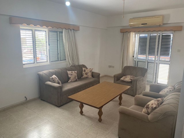Gazimağusa Salamis Caddesi Satılık Eşyalı 3+1 Daire - Fotoğraf 2