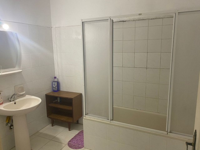 Gazimağusa Salamis Caddesi Satılık Eşyalı 3+1 Daire - Fotoğraf 3