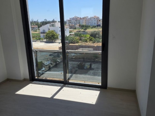 GAZİMAĞUSA ÇANAKKALE  SATILIK EŞYASIZ 2+1  SIFIR DAİRE