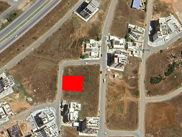 GAZİMAĞUSA ÇANAKKALE SATILIK APARTMAN  YAPIMINA UYGUN ARSA