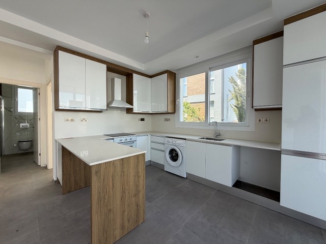 Denize sifir! Lüks Four Seasons 1 Rezidans'ta, Zemin Katta 2 Teraslı ve Bahçeli, 89 m², Hazır 2+1! Beyaz esya ve Tüm Odalarda Klima Dahildir! - Fotoğraf 1