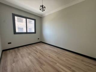 Kârlı Fiyat! Yeni Boğaziçi'nin Sakin ve Elit Bir Bölgesinde, 135 m², 4. Katta Deniz ve Dağ Manzaralı, Ayrı Mutfaklı, Geniş Daire. Teslim Nisan 2025 - Fotoğraf 2