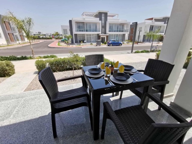 Sıcak Teklif! 70 m²'lik, Zemin Katta, Kendi Bahçesi Olan, Lüks Four Seasons Residence'da, 1. Etap'ta, Hazır, Tam Mobilyalı 1+1! Deniz Sifirlil! Yaşamak ve Kiralık İçin Harika! - Fotoğraf 4