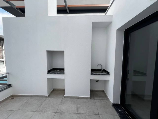 Olive Court 1 seçkin komplekste, çatı terası bulunan, 3 banyolu, geniş 3+2 loft daire. KDF, trafo, devri fiyata dahil! - Fotoğraf 1