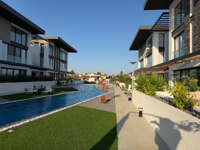 Olive Court 1 seçkin komplekste, çatı terası bulunan, 3 banyolu, geniş 3+2 loft daire. KDF, trafo, devri fiyata dahil! - Fotoğraf 2