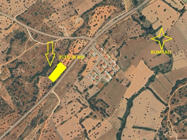 Kumyalıda yol kenarı deniz manzaralı arazi - Fotoğraf 1