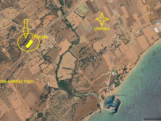 Kumyalıda yol kenarı deniz manzaralı arazi - Fotoğraf 2