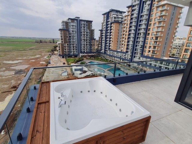 Güzel Teklif! Long Beach'teki Riverside Life Residence'ın 6. Katta Deniz ve havuz manzarali Manzaralı, En Büyük Teraslı (60 m²), Jacuzzi İle Hazır 2+1 Daire. Tüm Vergiler, KDV ve Trafo ve devri Dahil! - Fotoğraf 2