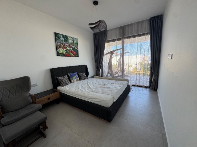 Harika Konum! Denize Sıfır! Denize 200M! Zemin Kattaki Özel “Deja Blue” Premium Rezidansında Hazır, Ful Esyali 2+1 Daire. 85 m² Alan + 43 m² Teras ve Bahçe. Tüm Vergiler Ödendi! - Fotoğraf 2