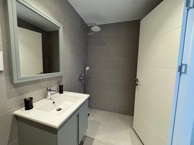 Harika Konum! Denize Sıfır! Denize 200M! Zemin Kattaki Özel “Deja Blue” Premium Rezidansında Hazır, Ful Esyali 2+1 Daire. 85 m² Alan + 43 m² Teras ve Bahçe. Tüm Vergiler Ödendi! - Fotoğraf 4