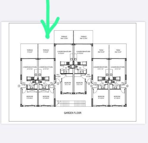 1+1 daireler, 40.72 m2 kapalı alan, 12.33 m2 teras ve küçük bir bahçe ile satışa sunulmaktadır. İnşaatın tamamlanma tarihi Ağustos 2024'tür. - Fotoğraf 1