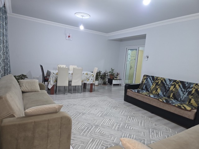 Türk Koçanlı, kiracisi hazır, SATILIK geniş 3+1 Daire - Şehir merkezi, Ziraat banka yanı, Küçük Kaymaklı, Lefkoşa, Kuzey Kıbrıs - Fotoğraf 1