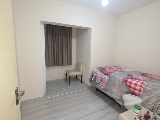 Türk Koçanlı, kiracisi hazır, SATILIK geniş 3+1 Daire - Şehir merkezi, Ziraat banka yanı, Küçük Kaymaklı, Lefkoşa, Kuzey Kıbrıs - Fotoğraf 3