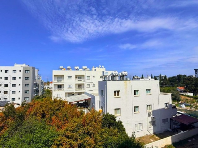 Girne Anti̇k Li̇mana 5 Dk | Yatirimlik 1+1- Dai̇re