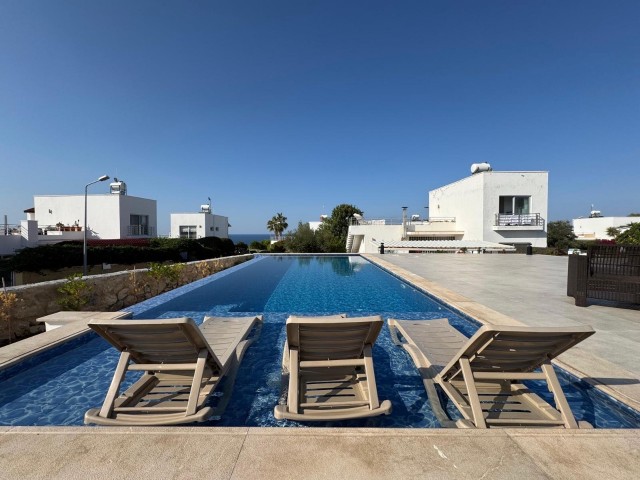 Girne Bahçeli'de Satılık Şık Villa - 4 Yatak Odalı, Özel Havuzlu - Fotoğraf 3