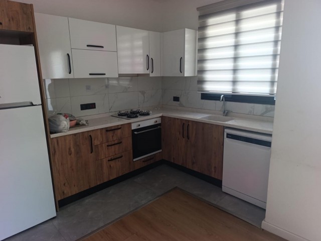 Girne Lapta'da 2+1 Eşyalı Daire! Bahçeli ve Ortak Havuzlu! - Fotoğraf 1