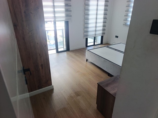 Girne Lapta'da 2+1 Eşyalı Daire! Bahçeli ve Ortak Havuzlu! - Fotoğraf 2