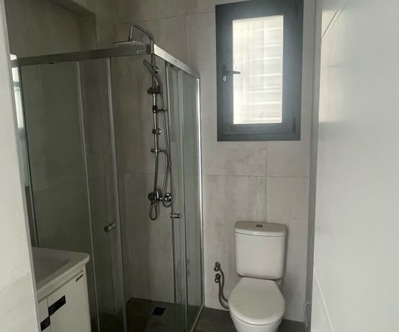 Girne merkezde satılık türk Koçanlı 2+1 ticari izinli daire - Fotoğraf 2