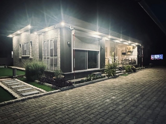 Girne Ozanköy Havuzlu Villa - Fotoğraf 1