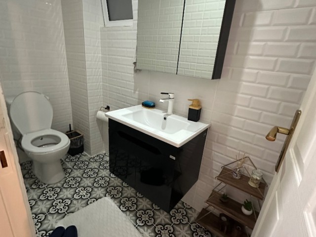 Satılık 3+1 Girne Merkezde Yeni Renove Edilmiş Daire - Fotoğraf 3