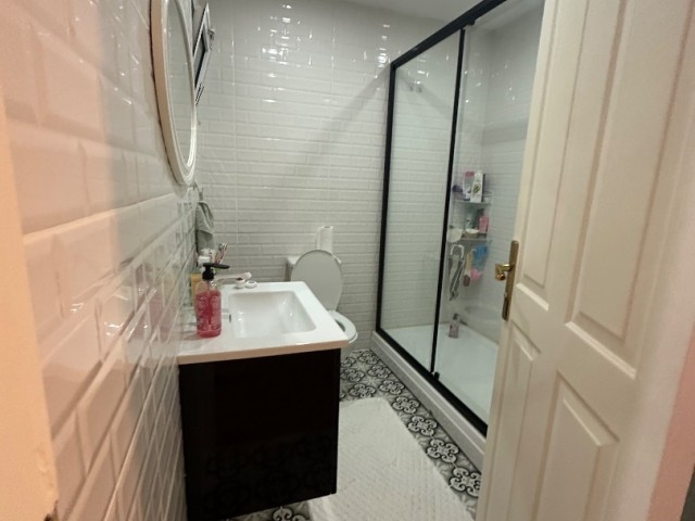 Satılık 3+1 Girne Merkezde Yeni Renove Edilmiş Daire - Fotoğraf 4