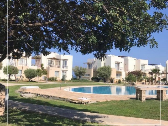 🏝️ Turtle Bay Village,📍Girne / Esentepe -📜 Koçanı Hazır Satılık 2+2 Penthouse Daire |🛋️Eşyalı & Mobilyalı |🌊Deniz, Dağ ve Havuz Manzaralı |💷Herşey Dahil ~ £115.000 | KIZILÖRS INVESTMENT