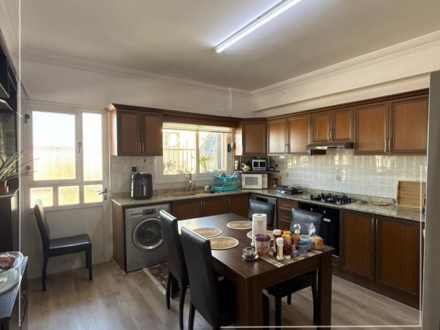 💷 85.000 £ | Çanakkale - Gazimağusa'da Geniş 3+1 Fırsatı | Salon - Mutfak Ayrı Plan | KIZILÖRS INVESTMENT - Fotoğraf 2