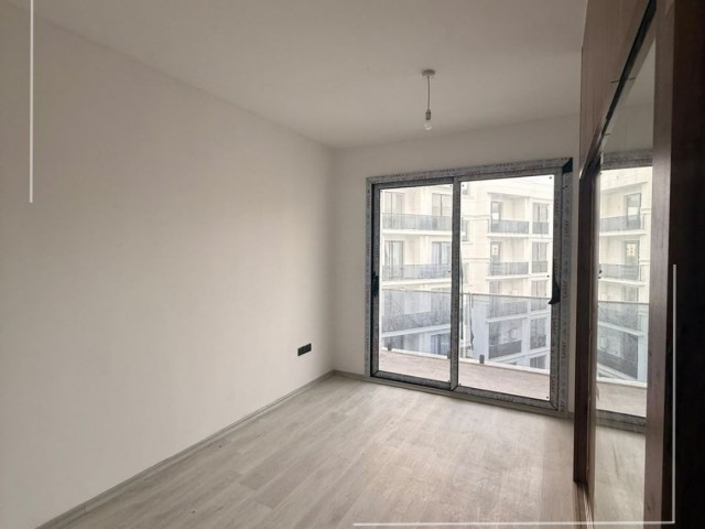 Gazimağusa Çanakkale’de Havuzlu Site İçerisinde Satılık 2+1 Daire - Fotoğraf 3