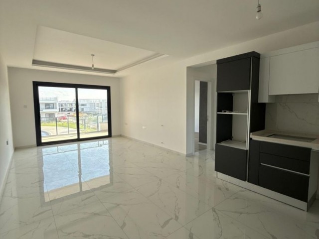 🌿 157.000 £ | Yeniboğaziçi’nde Teraslı 2+1 | ORCHARD’da Satılık 2+1 Daire Havuz Manzaralı | KIZILÖRS INVESTMENT - Fotoğraf 1