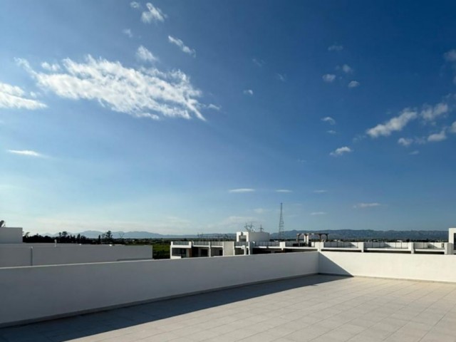 🌿 157.000 £ | Yeniboğaziçi’nde Teraslı 2+1 | ORCHARD’da Satılık 2+1 Daire Havuz Manzaralı | KIZILÖRS INVESTMENT - Fotoğraf 4